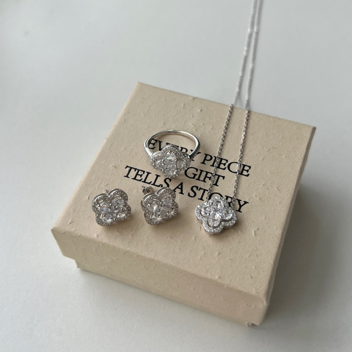 ENSEMBLE CAPRI – ARGENTÉ